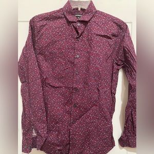 Express Men’s Floral Print Button Down Shirt. Size: M